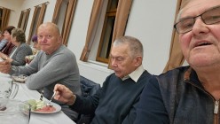 Posezeni pro dříve narozené