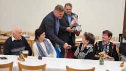 Posezeni pro dříve narozené